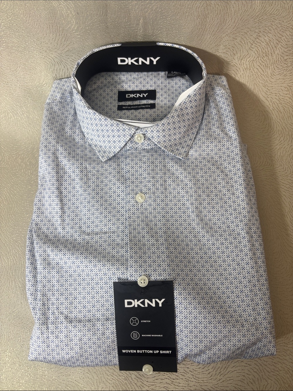 DKNY Light Blue Micro-Pattern Collar business/casual Men’s Dress Shirt 0380